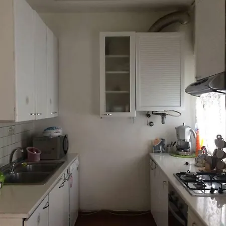 The Piano Apartment, Easy Park And Go