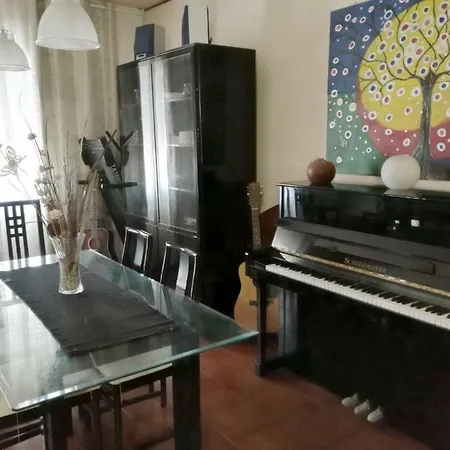 The Piano Apartment, Easy Park And Go Mestre