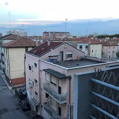 The Piano Apartment, Easy Park And Go Apartamento